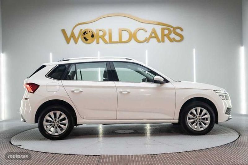 Usado Skoda Kamiq Ambition 110 CV (80 kW) 2021 Blanco SUV