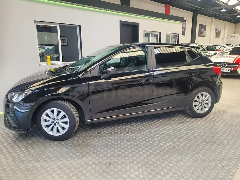 Usado Seat Ibiza Style 75 CV (55 kW) 2018 Negro Utilitario