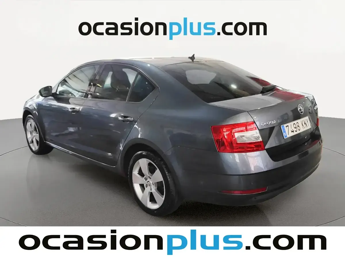 Usado Skoda Octavia Style 150 CV (110 kW) 2018 Gris Berlina