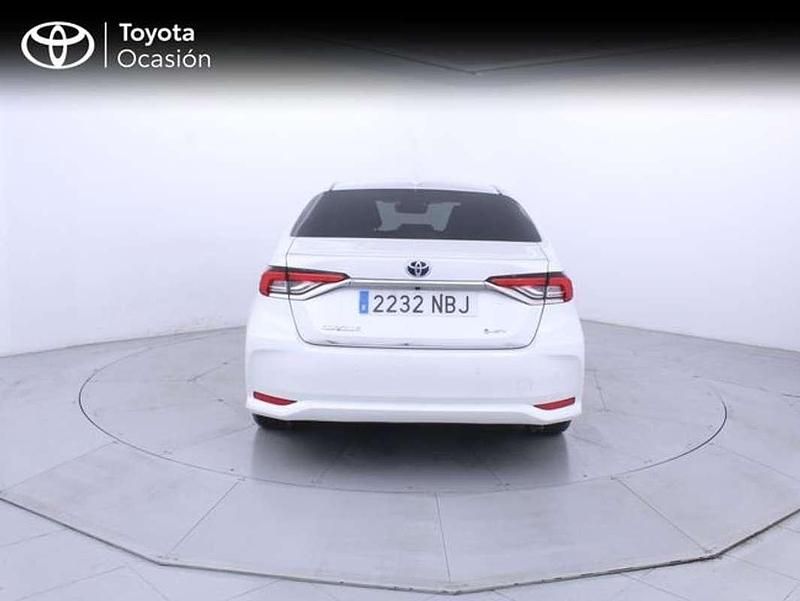 Usado Toyota Corolla Style 140 CV (102 kW) 2025 Blanco Berlina