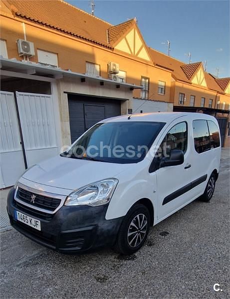Usado Peugeot Partner Tepee Access 75 CV (55 kW) 2016 Blanco Monovolumen