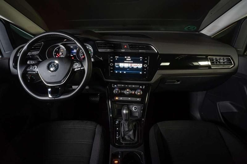 Usado VW Touran Sport 150 CV (110 kW) 2020 Gris Monovolumen