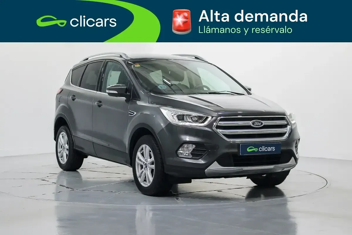 Usado Ford Kuga Trend 150 CV (110 kW) 2018 Gris SUV