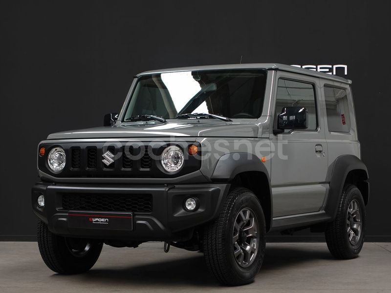 Usado Suzuki Jimny 102 CV (75 kW) 2020 Gris / plata SUV
