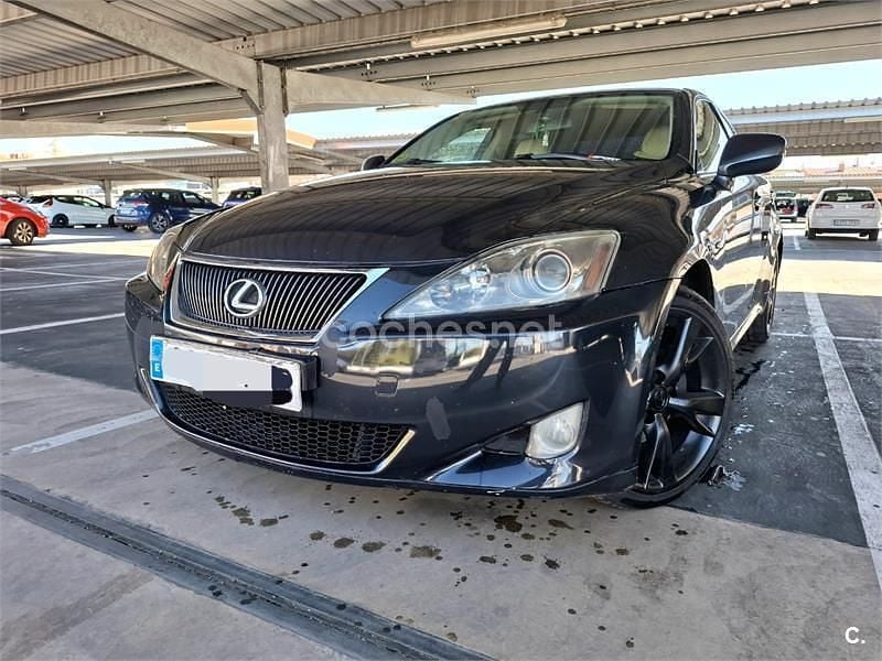Usado Lexus IS220d 177 CV (130 kW) 2008 Gris / plata Berlina