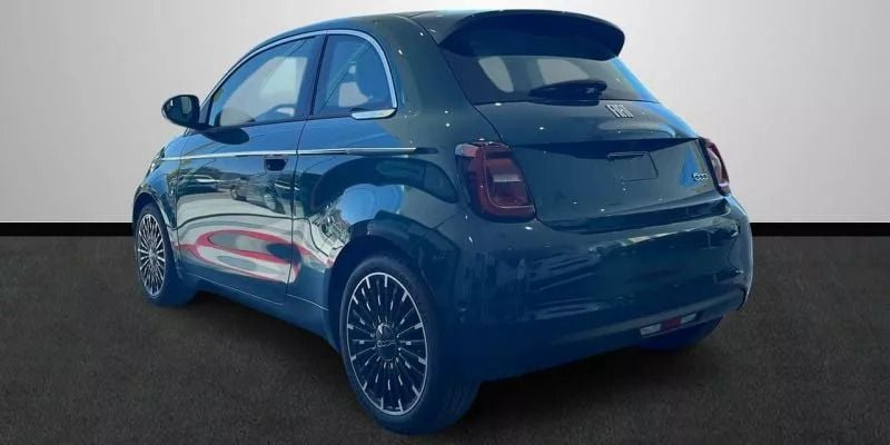 Usado Fiat 500e La Prima 86 kW (118 CV) 2024 Verde Berlina