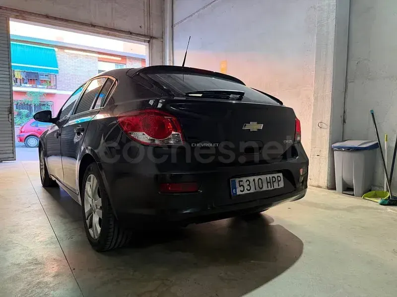 Usado Chevrolet Cruze LT 163 CV (119 kW) 2013 Negro Berlina