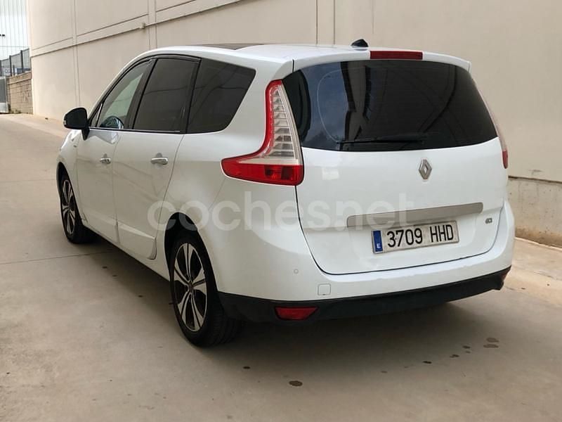 Usado Renault Grand Scénic III Bose Edition 130 CV (95 kW) 2012 Blanco Monovolumen