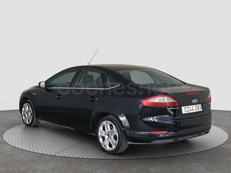 Usado Ford Mondeo Trend 140 CV (102 kW) 2008 Negro Berlina