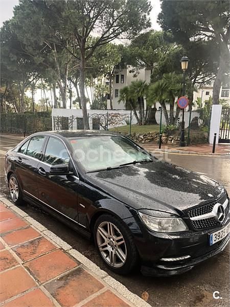 Usado Mercedes C200 Avantgarde 136 CV (100 kW) 2010 Negro Berlina
