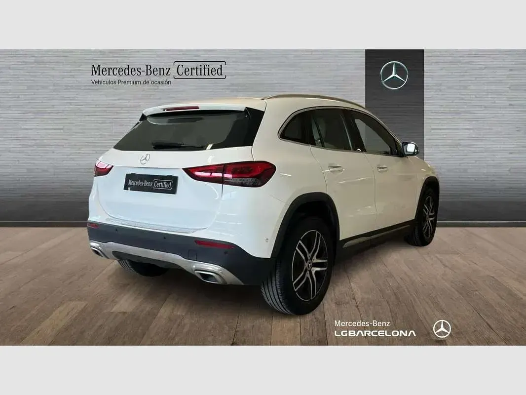 Usado Mercedes GLA180 136 CV (100 kW) 2022 Blanco SUV