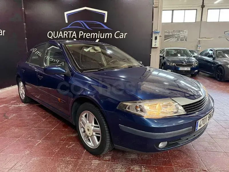 Usado Renault Laguna II Authentique 110 CV (80 kW) 2001 Azul Berlina