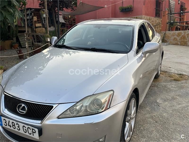 Gris / plata Usado 2008 Lexus IS220d President Line Berlina | 5950 € (Un poco caro) - Imagen 1/4