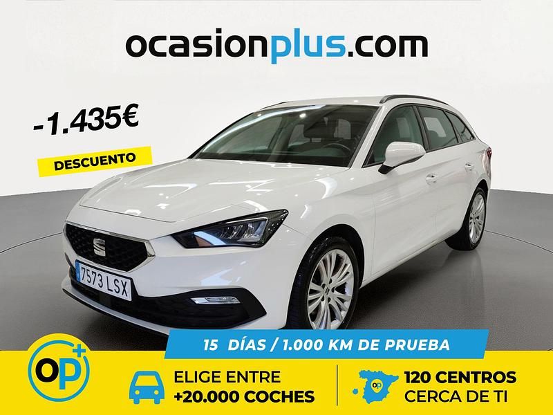 Usado Seat Leon Style 130 CV (95 kW) 2021 Blanco Familiar
