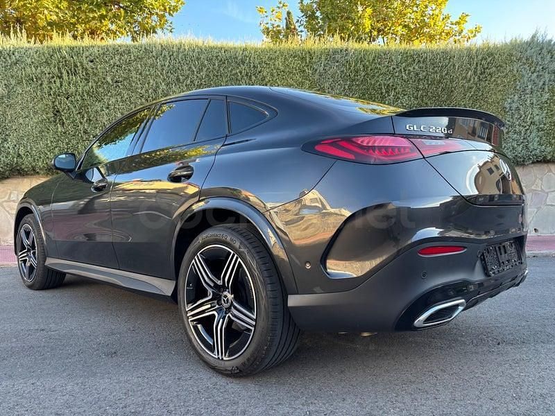 Usado Mercedes GLC220 197 CV (144 kW) 2024 Gris / plata Coupe