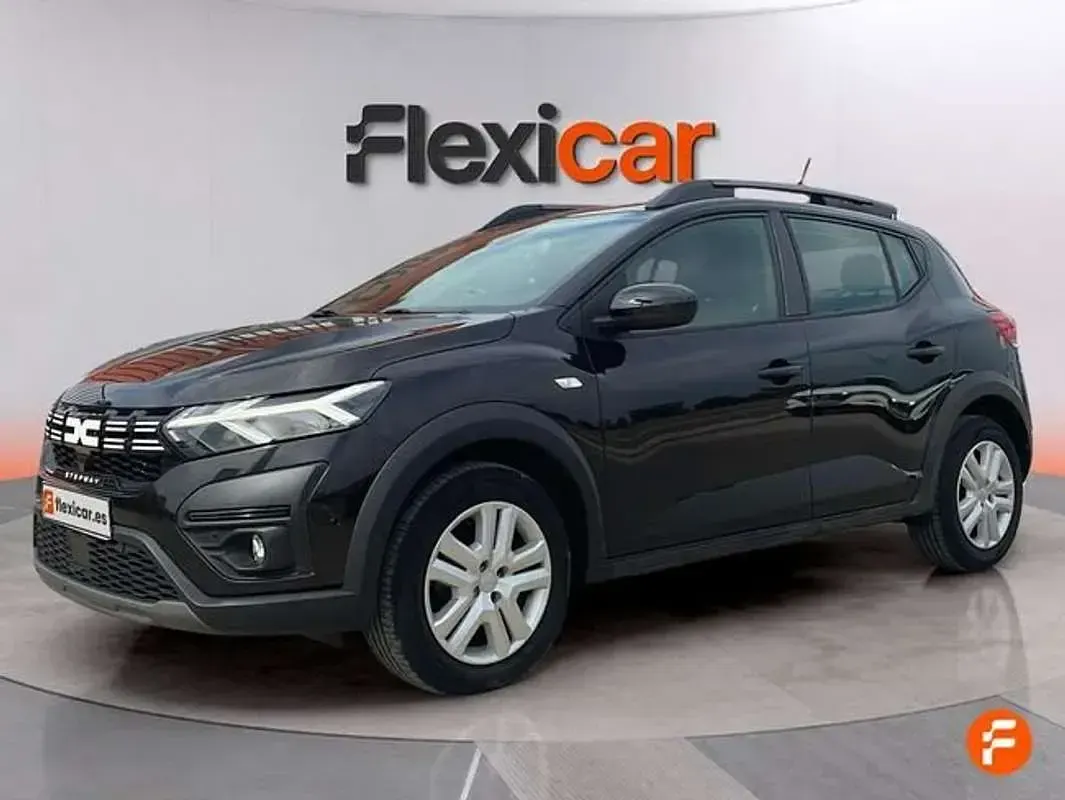 Usado Dacia Sandero Essentiel 101 CV (74 kW) 2023 Negro Utilitario