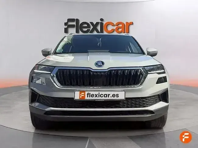Usado Skoda Karoq Ambition 110 CV (80 kW) 2025 Beige SUV