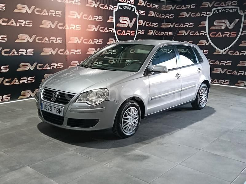 Usado VW Polo Match 75 CV (55 kW) 2006 Gris / plata Berlina