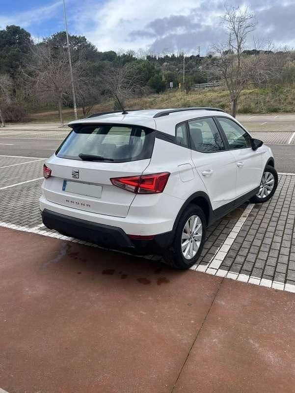 Usado Seat Arona Ecomotive 116 CV (85 kW) 2018 Blanco SUV