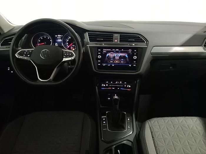 Usado VW Tiguan Life 150 CV (110 kW) 2022 Gris plata SUV