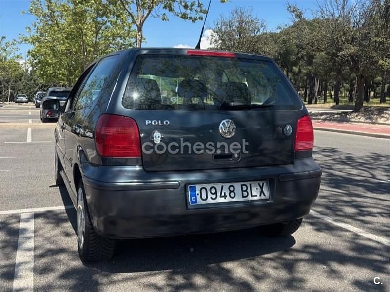 Usado VW Polo Trendline 75 CV (55 kW) 2001 Azul Berlina
