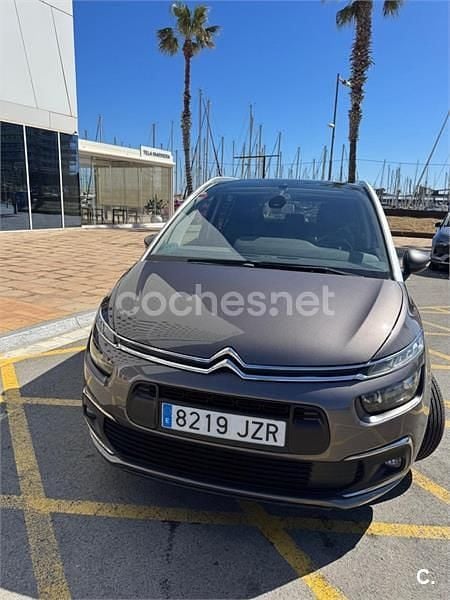 Usado Citroën Grand C4 Picasso Feel 120 CV (88 kW) 2018 Marrón Monovolumen