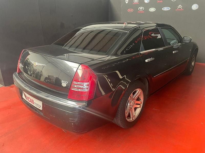 Usado Chrysler 300C 218 CV (160 kW) 2006 Negro Berlina