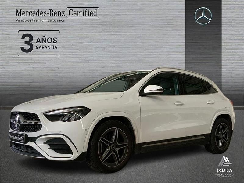 Usado Mercedes GLA200 AMG line 163 CV (119 kW) 2025 Blanco polar SUV