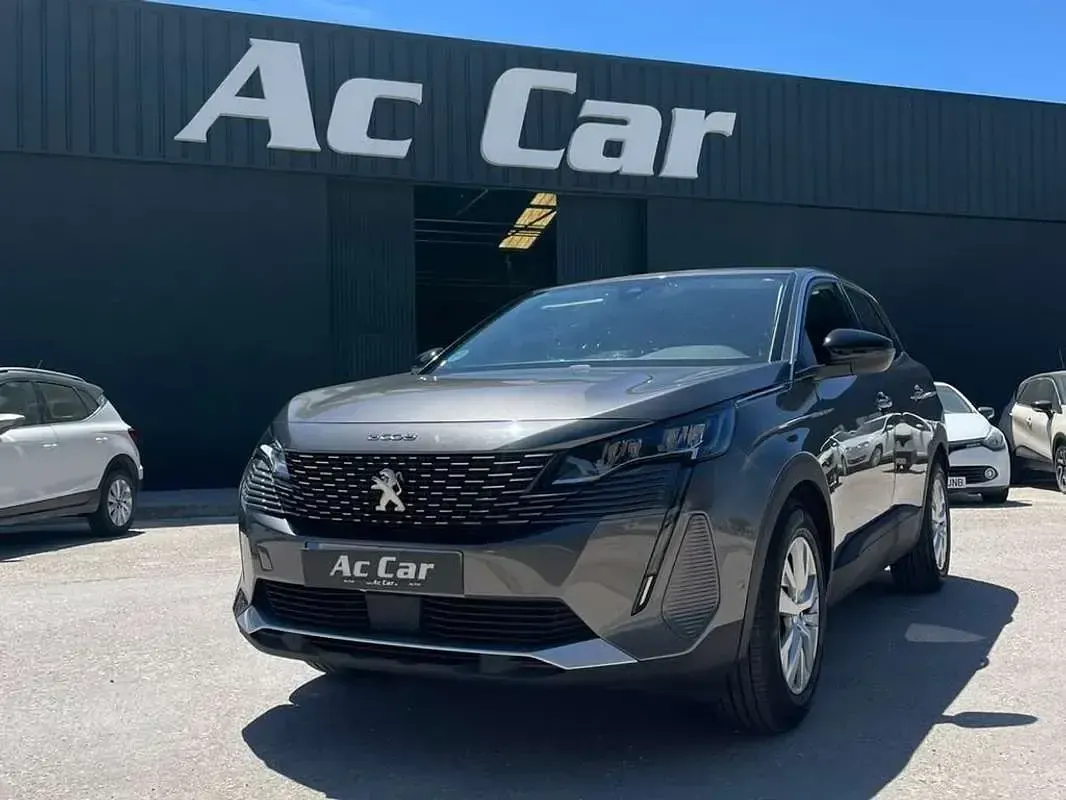 Usado Peugeot 3008 Active 129 CV (94 kW) 2021 Gris SUV