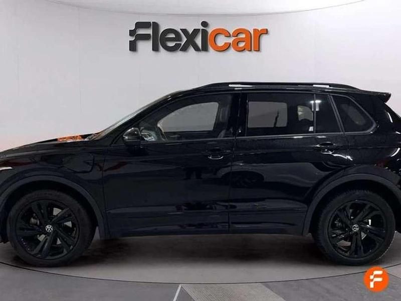 Usado VW Tiguan R-line 245 CV (180 kW) 2023 Negro SUV