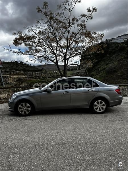 Usado Mercedes C220 Elegance 170 CV (125 kW) 2011 Gris / plata Berlina