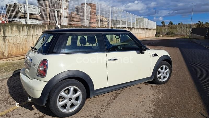 Usado Mini ONE 75 CV (55 kW) 2008 Blanco Utilitario