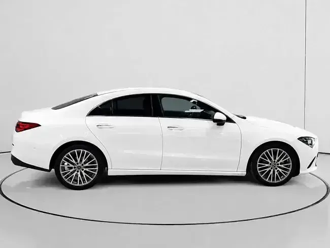 Usado Mercedes CLA180 136 CV (100 kW) 2022 Blanco Berlina