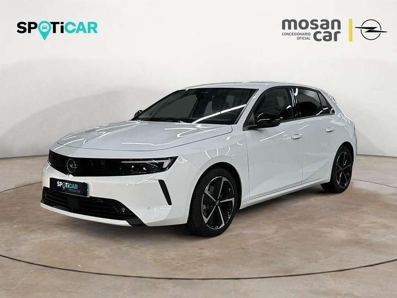 Usado Opel Astra Edition 110 HP (80 kW) 2024 Branco Citadino