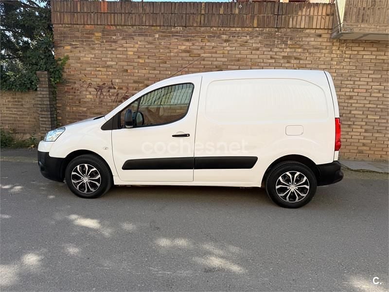 Usado Peugeot Partner Tepee 75 CV (55 kW) 2009 Blanco Monovolumen