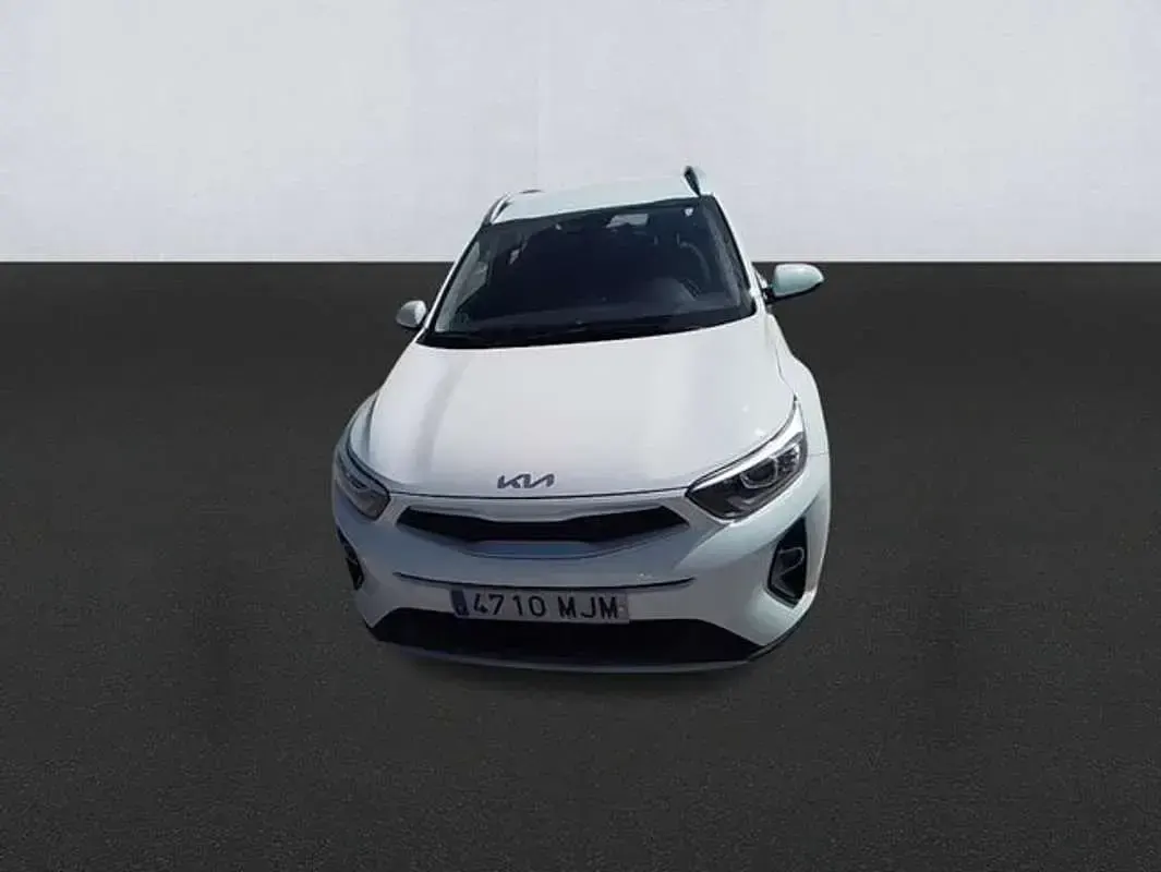 Usado Kia Stonic 84 CV (61 kW) 2023 Blanco SUV