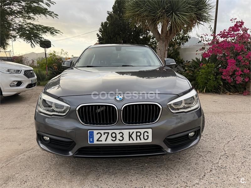 Usado BMW 118 136 CV (100 kW) 2018 Gris / plata Utilitario