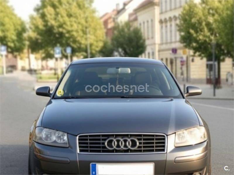 Gris / plata Usado 2004 Audi A3 Ambiente Berlina | 2650 € (Buen precio) - Imagen 1/4