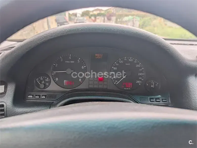 Usado Audi A8 174 CV (127 kW) 1995 Azul Berlina