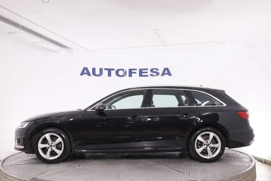Usado Audi A4 Business 150 CV (110 kW) 2021 Negra Familiar
