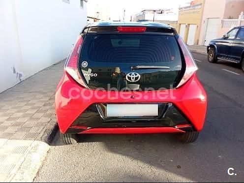 Occasion Toyota Aygo X-play 69 PK (50 kW) 2018 Rood Hatchback