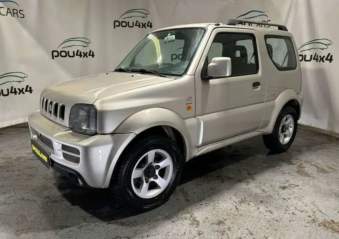 Usado Suzuki Jimny 82 CV (60 kW) 2004 Plateado SUV