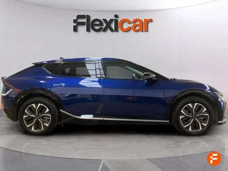 Usado Kia EV6 Air 125 kW (170 HP) 2023 Azul SUV