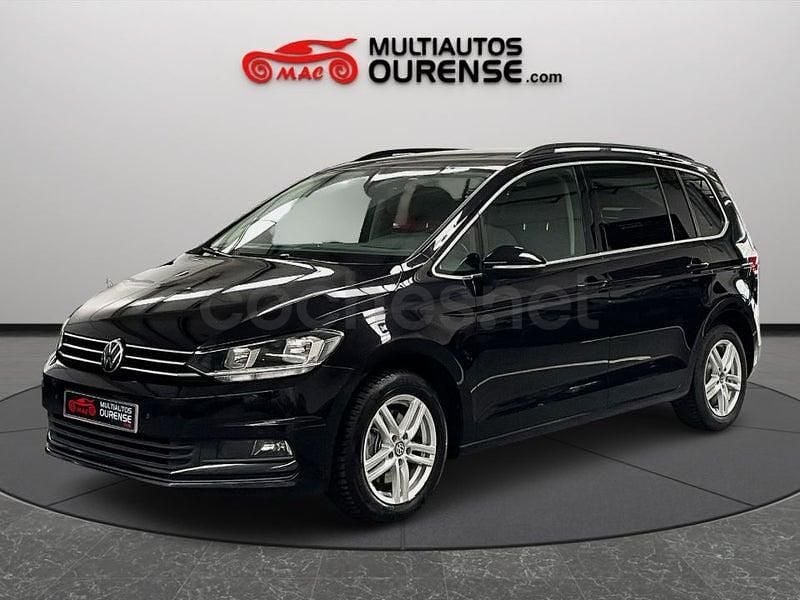 Usado VW Touran Life 150 CV (110 kW) 2023 Negro Monovolumen