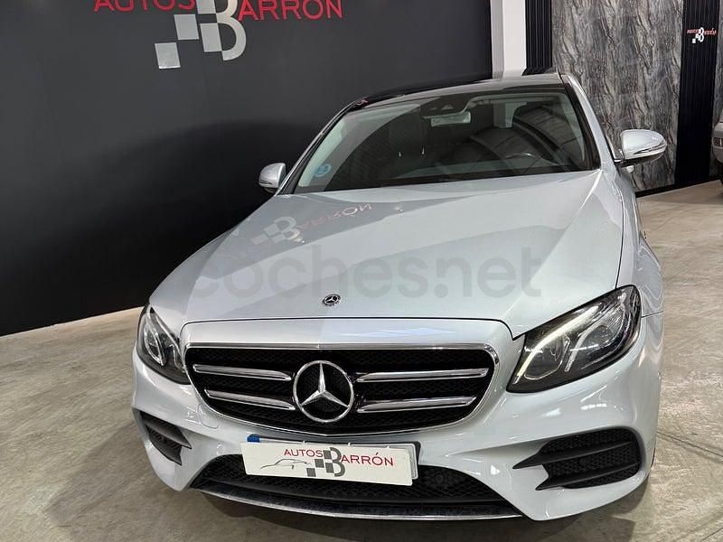 Usado Mercedes E220 194 CV (142 kW) 2021 Gris / plata Berlina