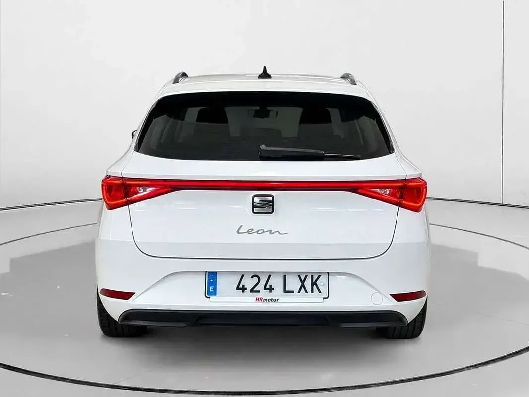 Usado Seat Leon ST Reference 116 CV (85 kW) 2022 Blanco Familiar