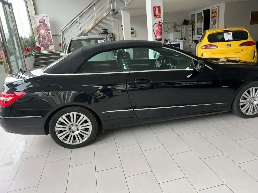 Usado Mercedes E250 204 CV (150 kW) 2011 Negro Descapotable