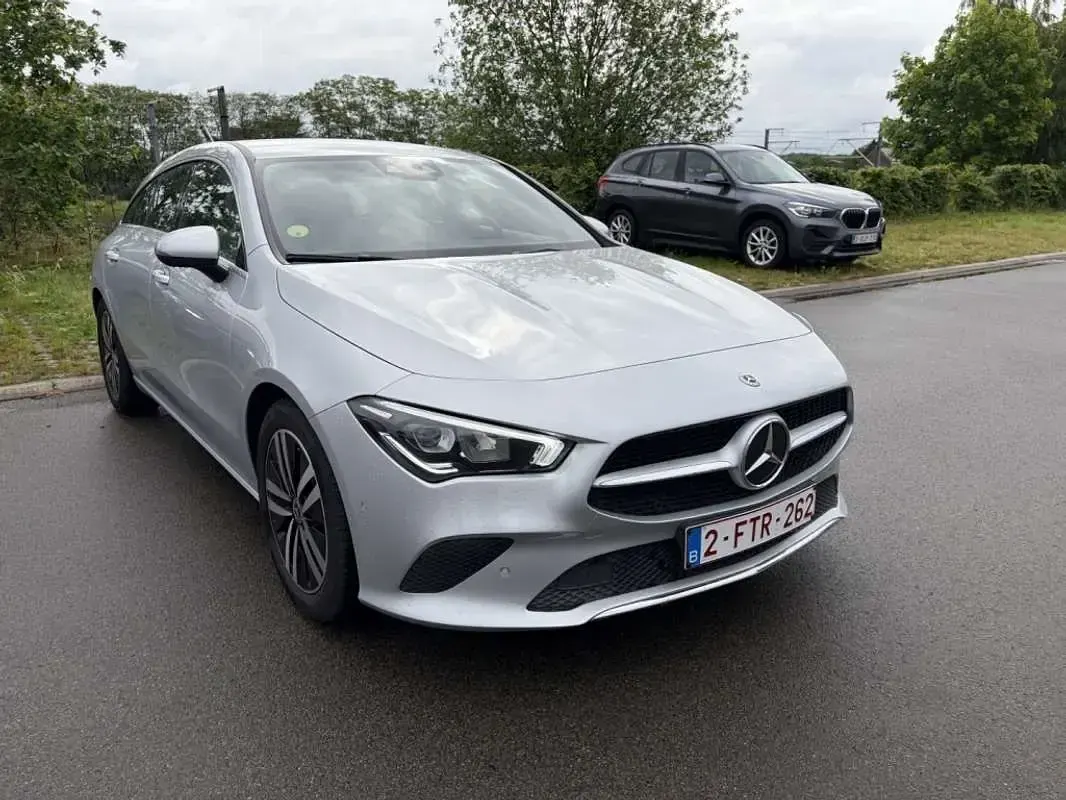 Usado Mercedes CLA180 Business 116 CV (85 kW) 2020 Gris Berlina