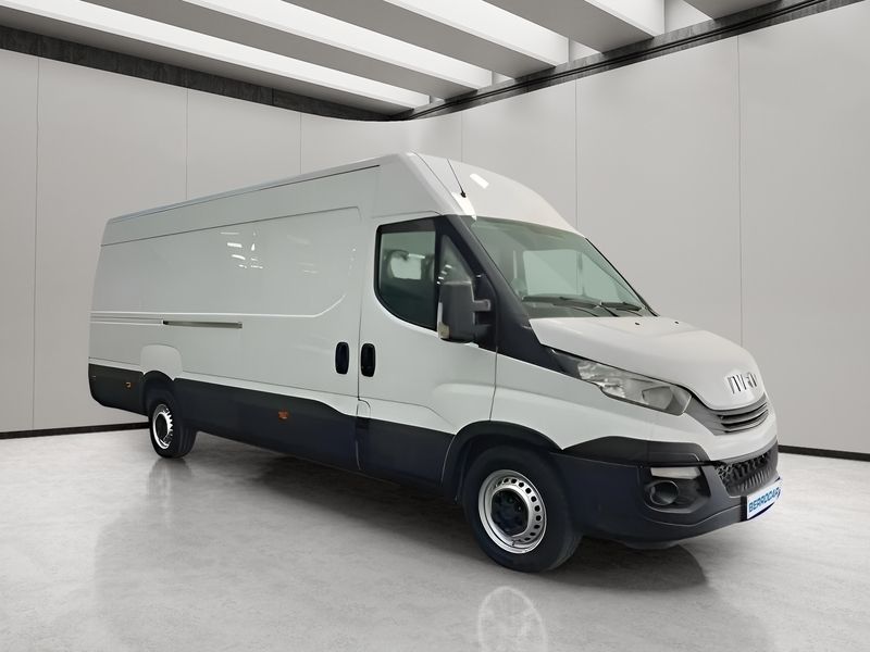 Blanco Usado 2019 Iveco Daily Monovolumen | 19.450 € (Precio justo) - Imagen 1/4