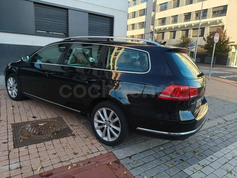 Usado VW Passat Highline 140 CV (102 kW) 2013 Negro Familiar